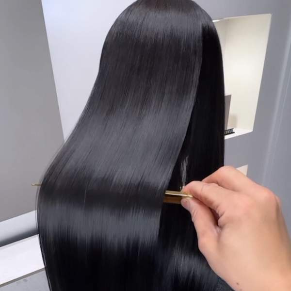 【透明感×美髪】髪質改善×極上のブルーブラック|髪質改善/縮毛矯正専門店Hailey