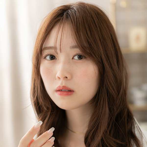 センターパート抜け感ゆるふわエアリーミディ 韓国風巻き