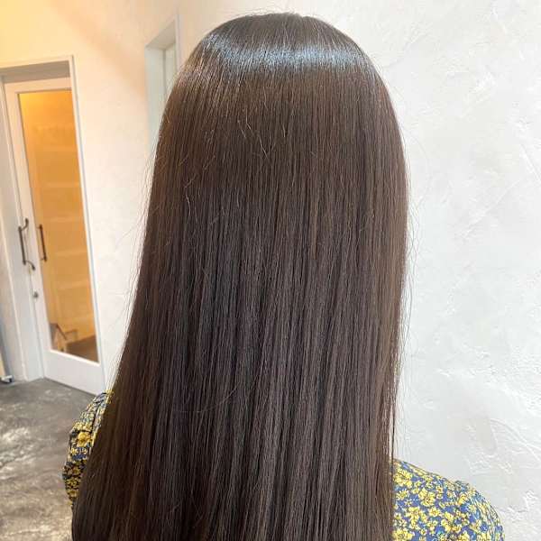 ショコラブラウン ストレートヘア 髪質改善 赤み消し