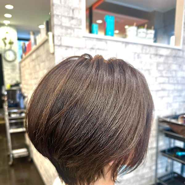 大人ショートミルクテーベージュハイライトレイヤーボブウルフ