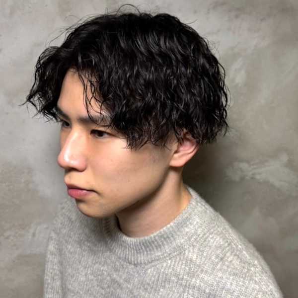 波巻きパーマ センターパート 黒髪 マッシュ|完全個室 THIS IS BARBER 3rd