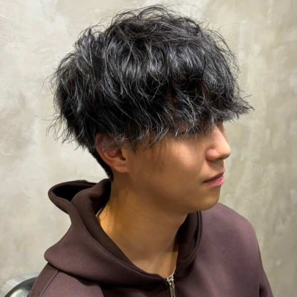 ナチュラルパーマ 刈り上げマッシュ 黒髪 20代 30代