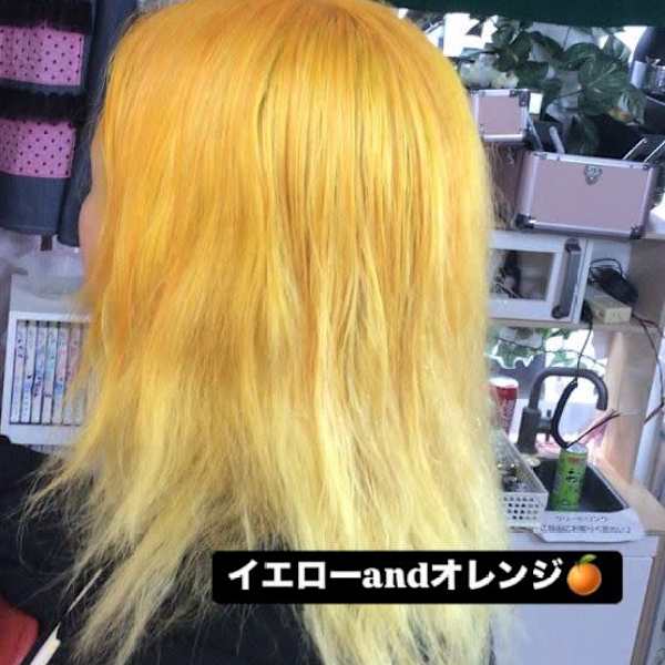 イエローオレンジ