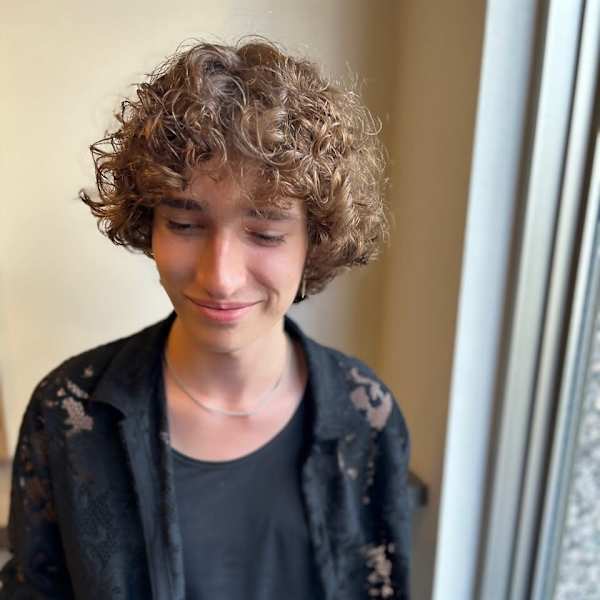 ナチュラルカーリーヘア