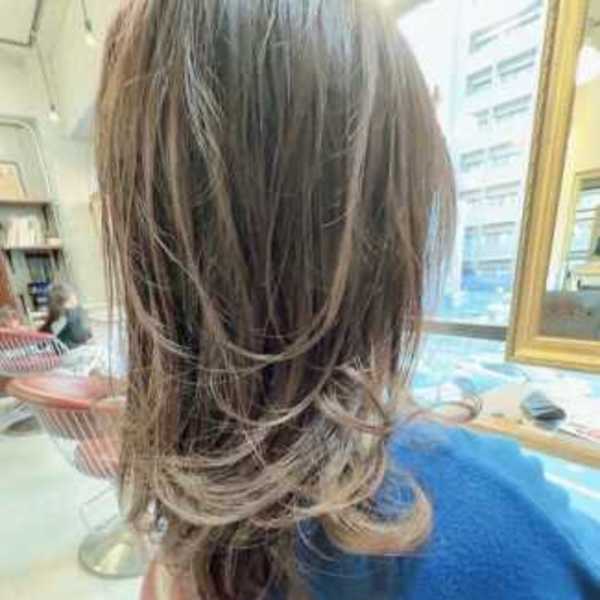 小顔似合わせカット＋ハイライトカラーレイヤーカット