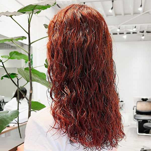 スパイラルパーマ/オレンジカラー/くるくるパーマ/パーマ女子