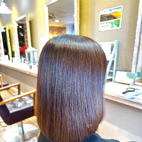 ミディアムストレート外ハネボブ大人ショート切っぱなしボブ