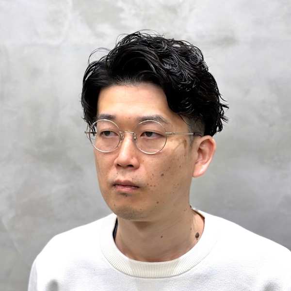 ビジネス場面にも強い　スパイラルパーマ