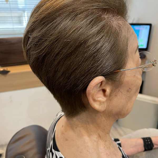 脱白髪染め ミセスショート