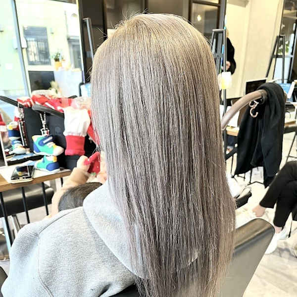 20代/30代/40代/ケアブリーチ/ホワイトシルバー