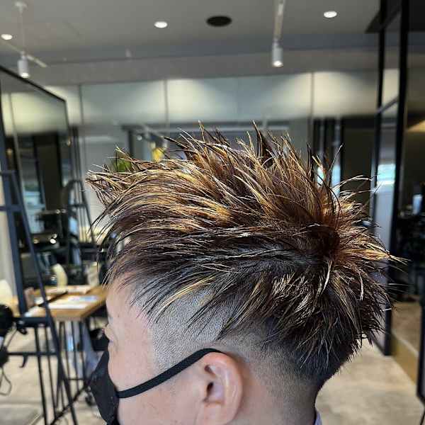 ツーブロック抜きっぱなしハイライト【ハイライト】