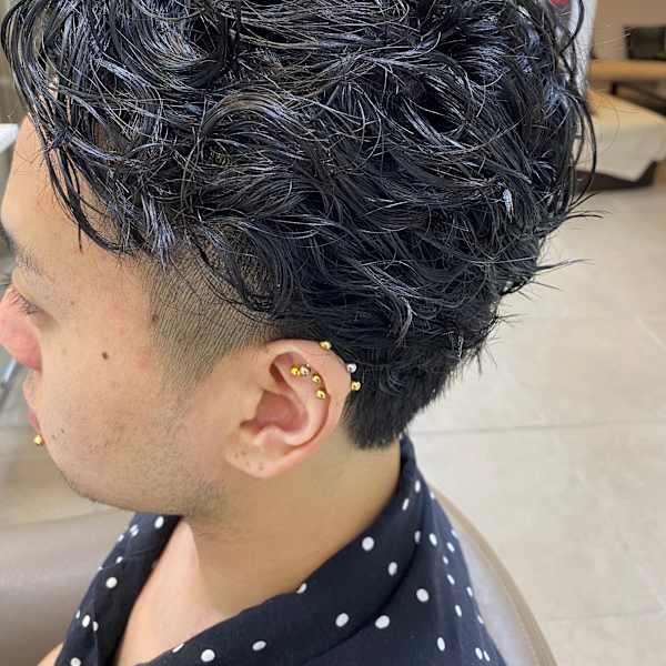 スパイラルパーマ　オールバック風