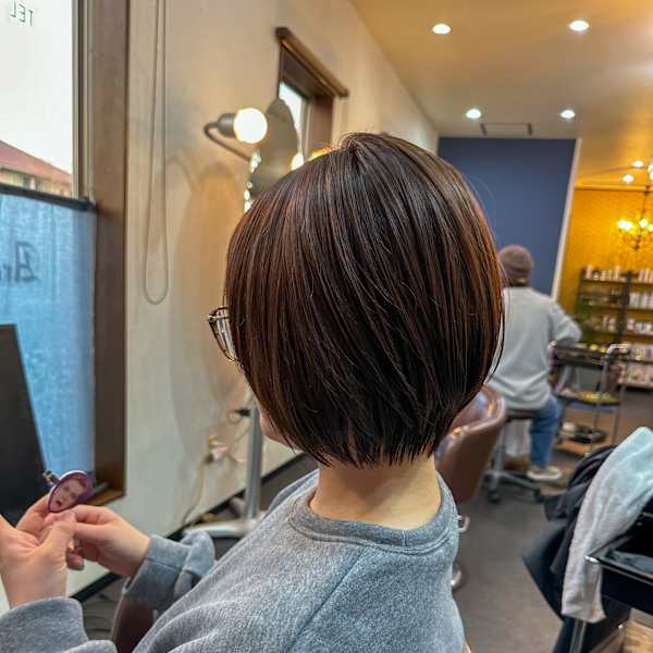 ショートボブ