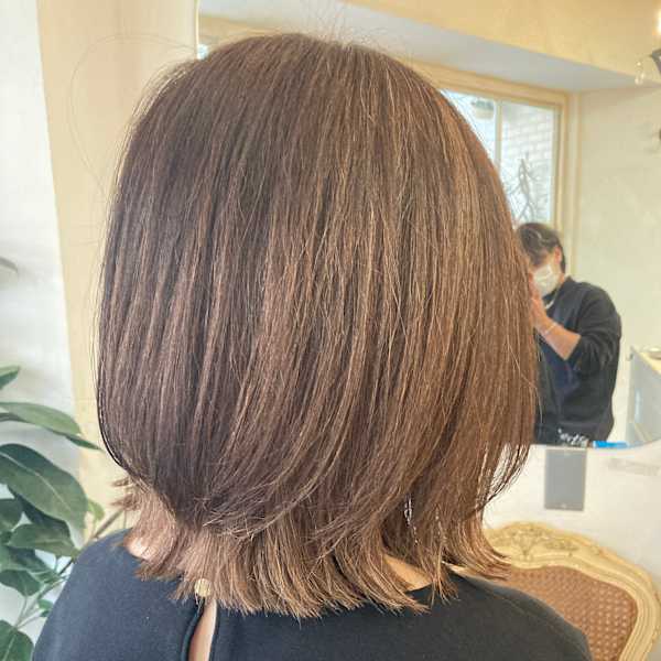 クラゲヘアー外ハネくびれミディ春ベージュ系ニュアンスカラー