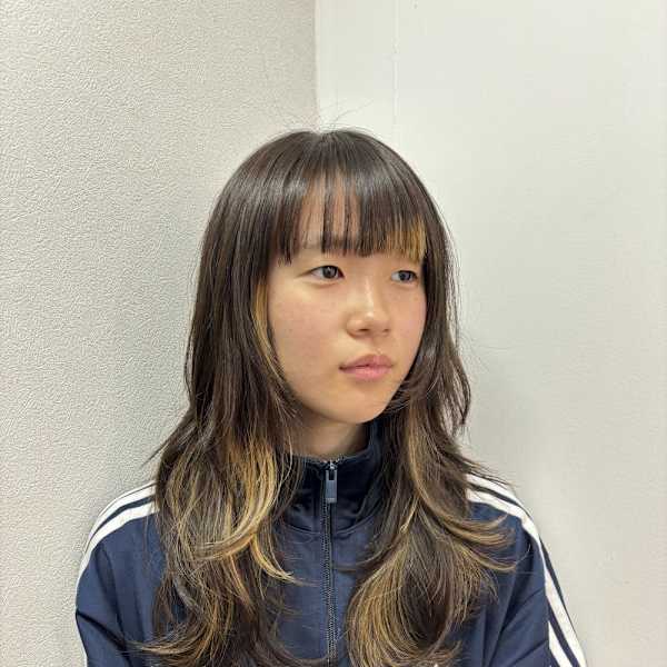 デザインカラー/レイヤーカット/ウルフカット/ハイライト