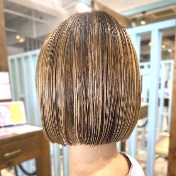 切りっぱなしボブ×ハイトーン × ハイライトカラー|GOODNEIGHBORS 松戸店