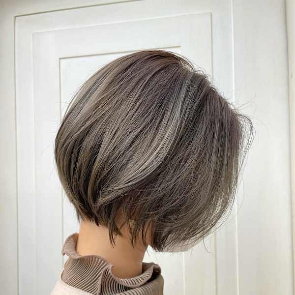 髪質改善　大人シルエット　丸みショート　アッシュ　グレージュ