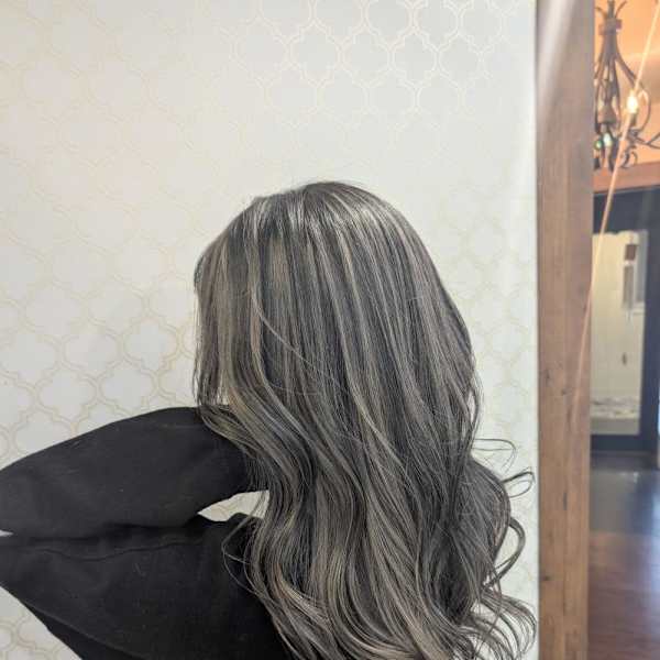 ローライトでリタッチも気にならずにカラー