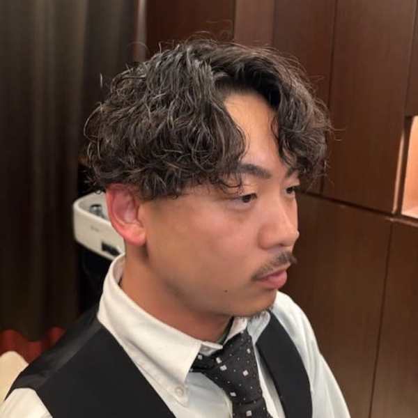 刈り上げスパイラルパーマセンターパート|Barbering Method produce byヘアサロン大野