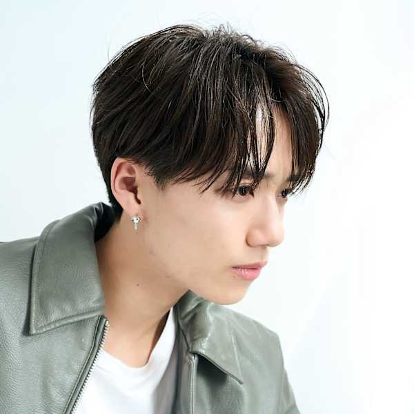 ダークアッシュ/韓国ヘア/センターパート/曲がる縮毛矯正