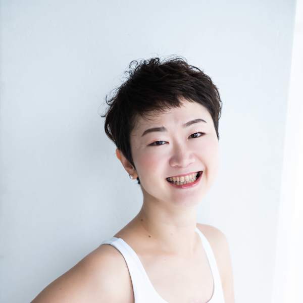 Pilates Studio Bonheur【ピラティススタジオボヌール】のスタッフ紹介。オカダ ヒトミ