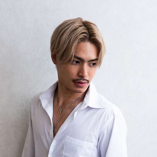 大人の男の色気×アレンジ自在の旬なセンターパート