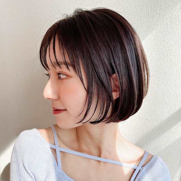 ひし形ショートイメチェン美髪耳かけショートホワイトブロンド