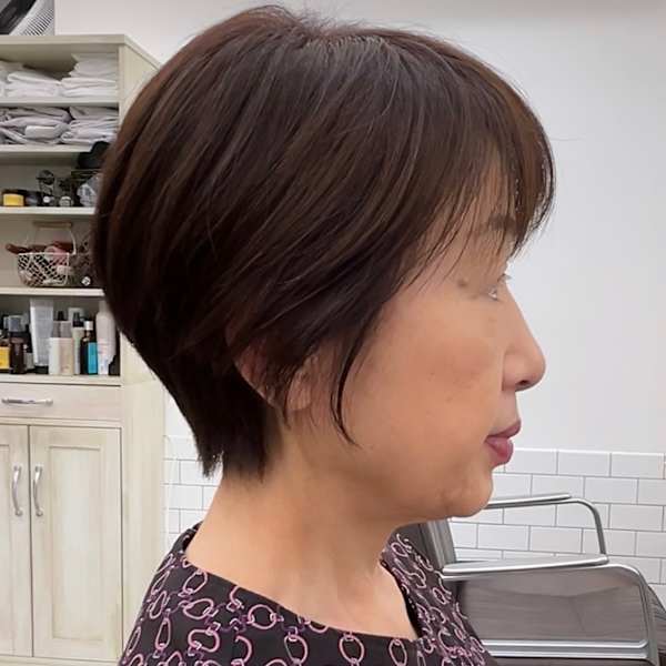 大人女性のレイヤーショートヘア