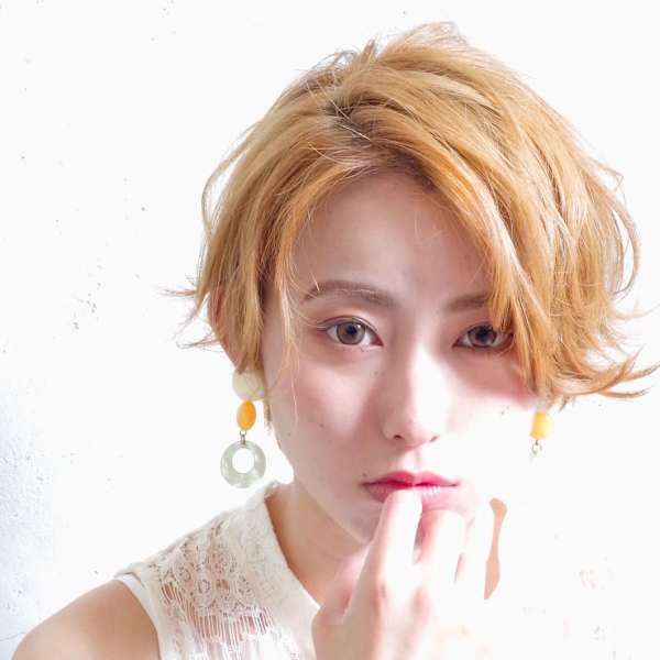 ハイトーンニュアンスショート