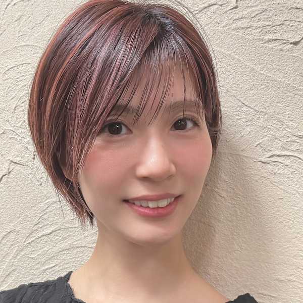 ボブ＆ショート専門店 RIE【ボブアンドショートセンモンテン リエ】のスタッフ紹介。ASUKA