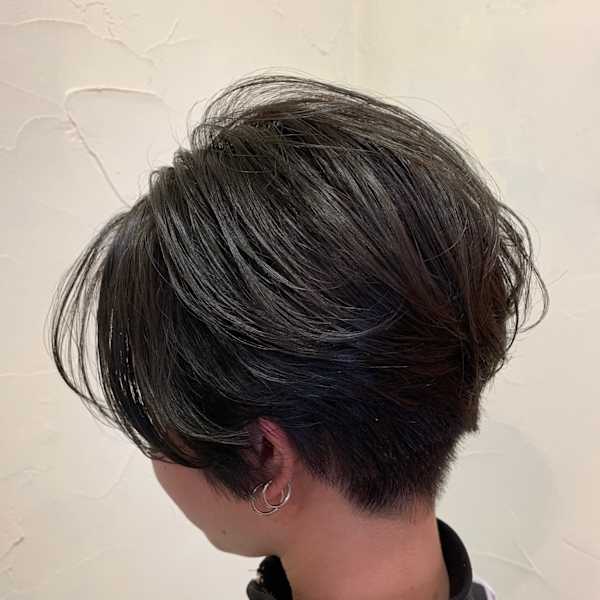 【ジェンダーレス】黒髪イケメンショートでクールな魅力を