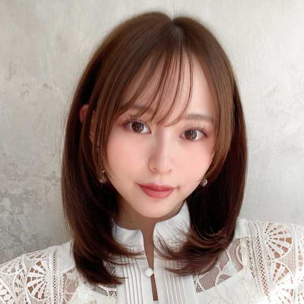 韓国風美髪外ハネボブくびれミディアムレイヤーワイドバング 