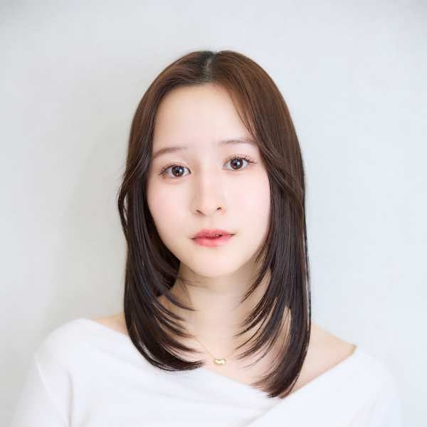 美髪ミディアムレイヤー×ツーウェイ前髪|LaLarOomo 新宿 髪質改善×カラー 【ララルーモ】