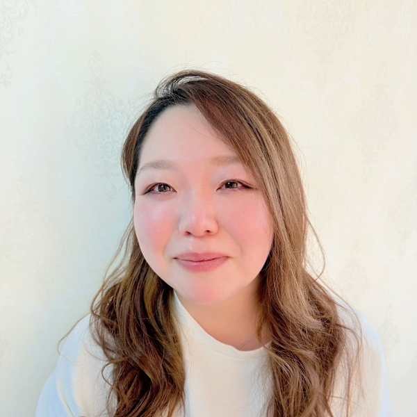 SALON RODAN【サロン　ロダン】のスタッフ紹介。ナツミ