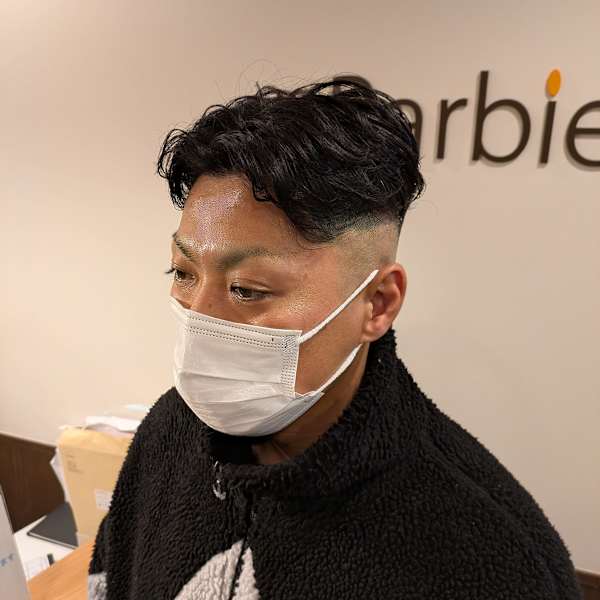 ナチュラルパーマ×スキンフェードスタイル|ヘアサロン大野 Barbier店