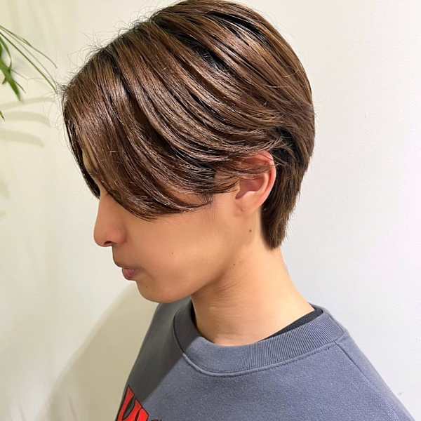 センターパート ウルフカット 毛流れパーマ ベージュ