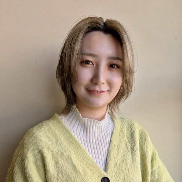 Hair design D. 【ヘアーデザイン ディードット】【ヘアーデザイン ディードット】のスタッフ紹介。隅内 桃香