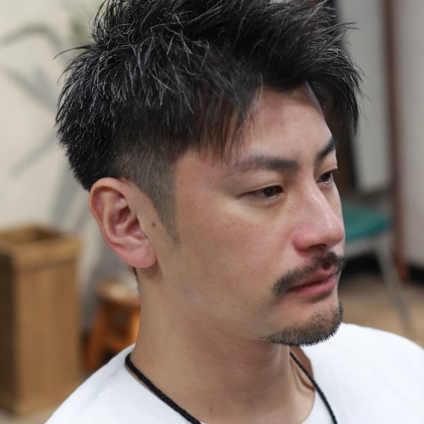 刈り上げ束感ショート