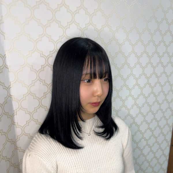 顔まわりレイヤーカット