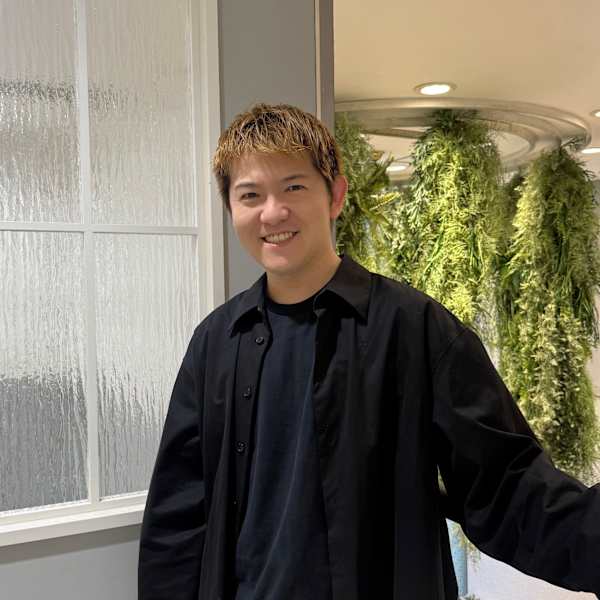國分 利成|HAIR & MAKE EARTH 銀座店