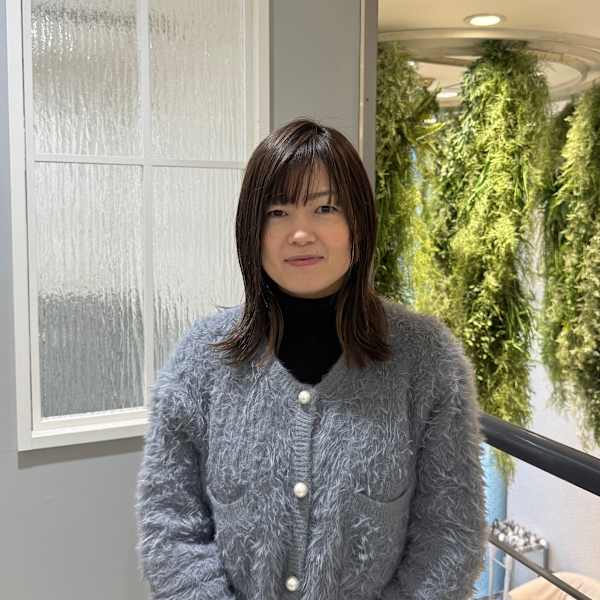 HAIR & MAKE EARTH 銀座店【ヘアメイクアース ギンザテン】のスタッフ紹介。小原 友子