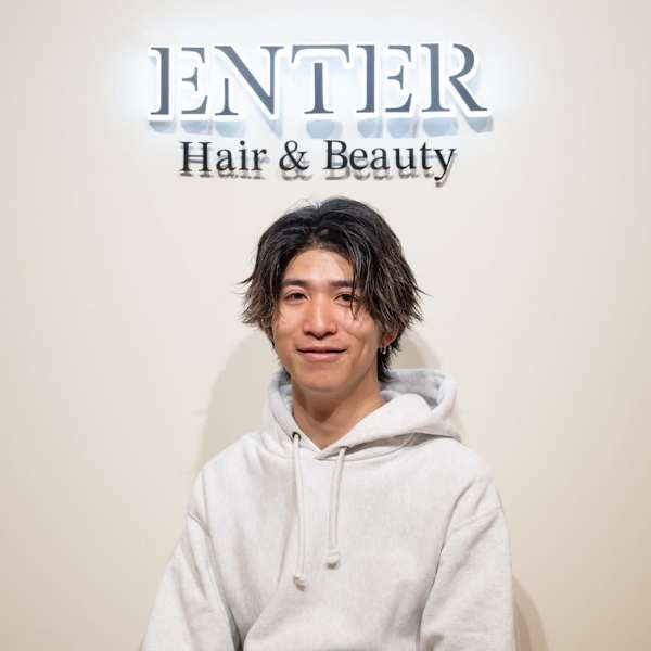 ENTER 天神店 髪質改善/ケアブリーチ/ダブルカラー【エンター テンジンテン カミシツカイゼンケアブリーチダブルカラー】のスタッフ紹介。松尾 響