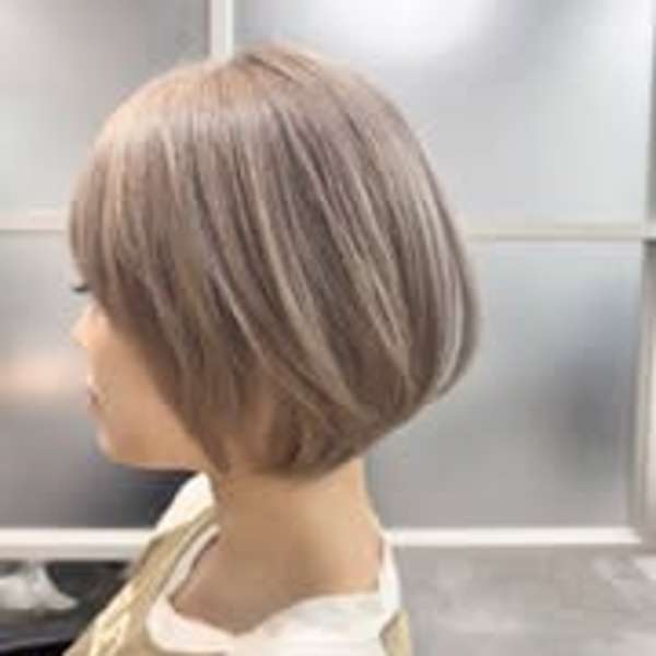 ホワイトベージュ