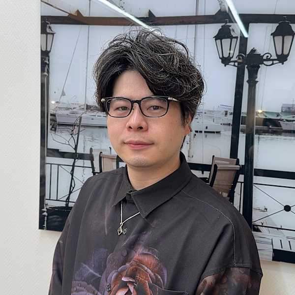 【髪質改善専門】hair make Voglio【カミシツカイゼン ヘアメーク ヴォリオ】のスタッフ紹介。土井 祐介