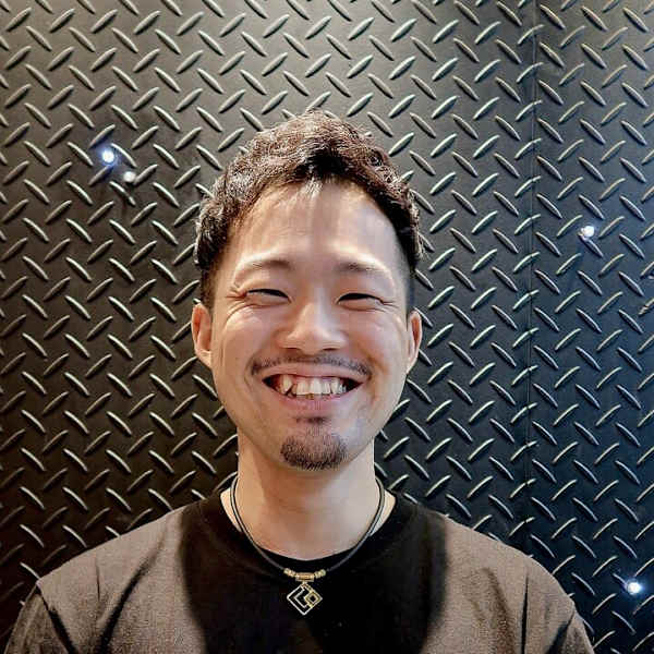 HAIR LOUNGE SEPIA~mens only salon~【ヘアーラウンジセピアメンズオンリーサロン】のスタッフ紹介。平井 智墓