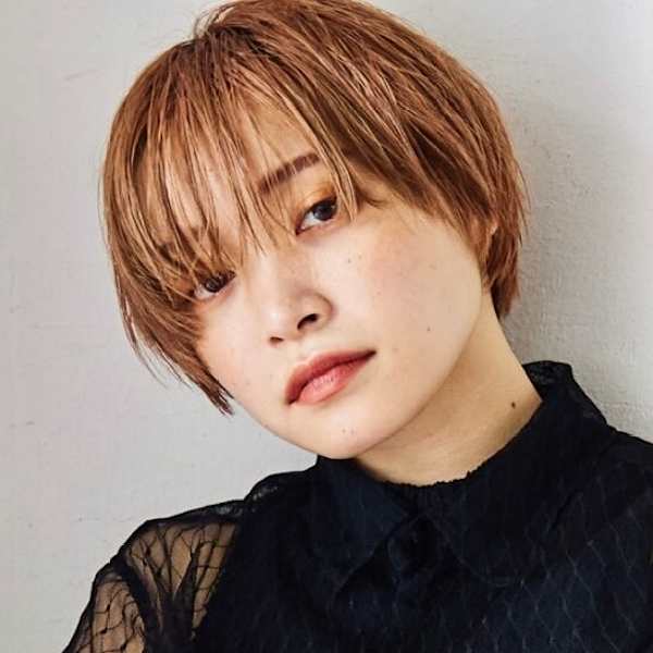 アプリコットベージュのマッシュショート 