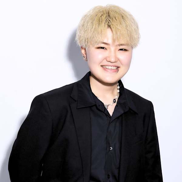 confidence-MEN’S HAIR-新宿3rd【コンフィデンスメンズヘアー シンジュクサード】のスタッフ紹介。森嶋 紅海