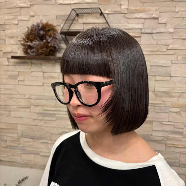 顔まわりレイヤーボブ|LA CALMO