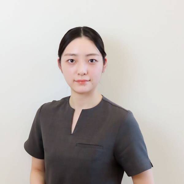 KOKYU お顔LABO フェイシャルサロン AOYAMA【コキュウ オカオラボ フェイシャルサロン アオヤマ】のスタッフ紹介。ホノカ