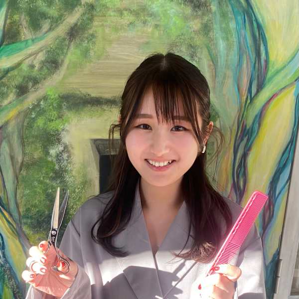 MAHOROBA【マホロバ】のスタッフ紹介。井上彩花